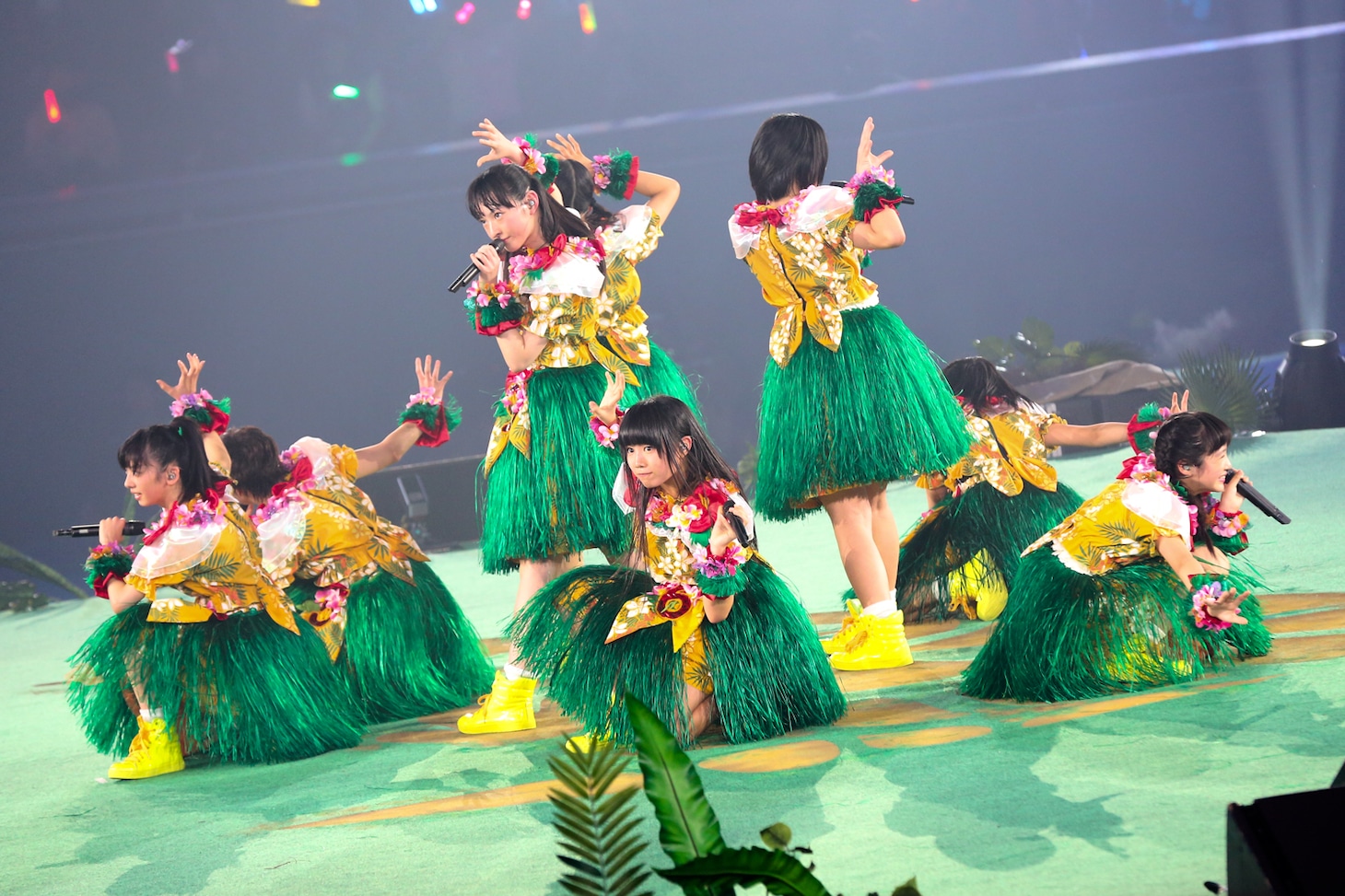 私立恵比寿中学「エビ中 真夏の南半キュリスマス」の様子。