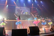 東京女子流「CONCERT*05 ～カワイイ満載見納めPARTY～」の様子。