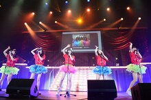 東京女子流「CONCERT*05 ～カワイイ満載見納めPARTY～」の様子。