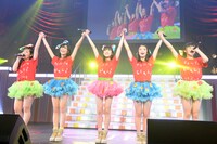 東京女子流「CONCERT*05 ～カワイイ満載見納めPARTY～」の様子。