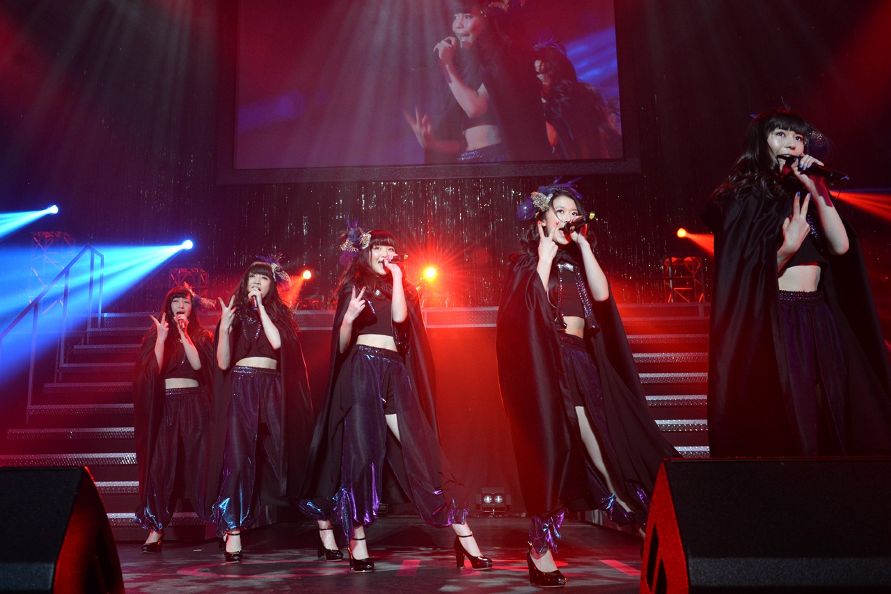 東京女子流「CONCERT*06 ～STEP UP TO THE NEXT STAGE～」の様子。