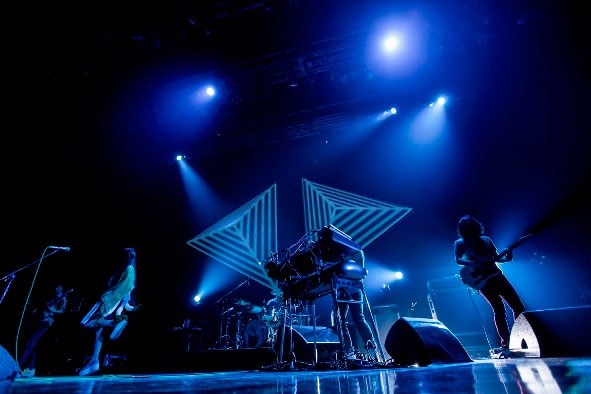 「パスピエ TOUR 2014 "幕の外ISM"」Zepp DiverCity TOKYO公演の様子。（撮影：鳥居洋介）