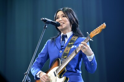 竹内まりや「souvenir 2014」日本武道館公演の様子。