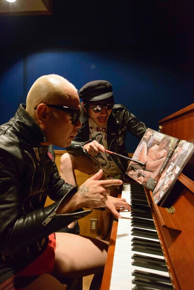 左からワタルバスター（Oi-SKALL MATES）、柳家睦（BATTLE OF NINJAMANZ、柳家睦 & THE RAT BONES）。