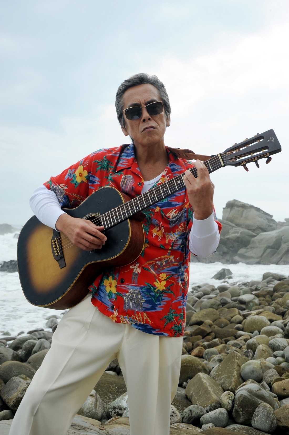 寺島進演じる御法川鉄平。(c)2015東映ビデオ