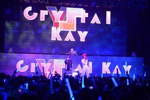 m-floとCrystal Kay。