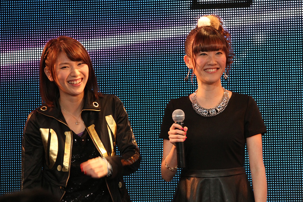 左から景山菜奈、華山梨彩。