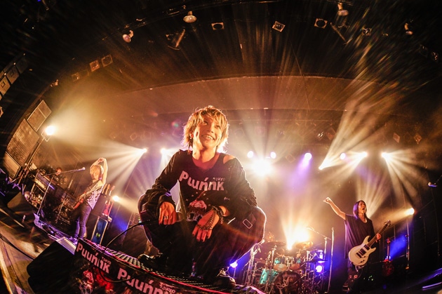 「SuG TOUR 2014『WE CRY OUT HELLYEAH』」東京・LIQUIDROOM公演の様子。