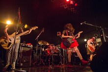 ЯeaL「ЯeaL Яock Яevolution vol.2」の様子。（Photo by simesaba）