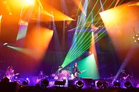 LUNA SEA「LUNA SEA 25TH ANNIVERSARY LIVE」横浜アリーナ公演の様子。