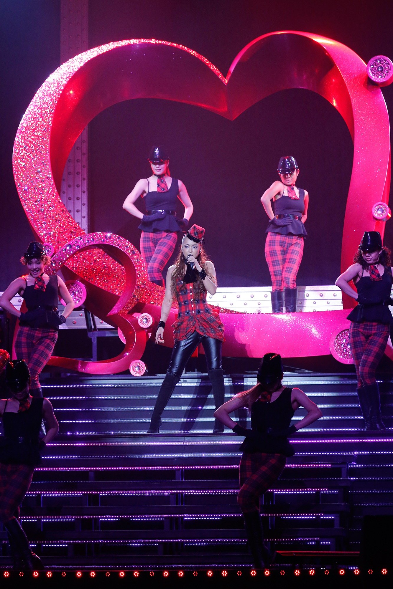 「namie amuro LIVE STYLE 2014」国立代々木競技場第一体育館公演の様子。