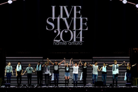 「namie amuro LIVE STYLE 2014」国立代々木競技場第一体育館公演アンコールの様子。