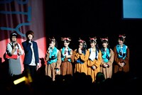 川谷絵音（ゲスの極み乙女。、indigo la End）とチームしゃちほこによる対談の様子。