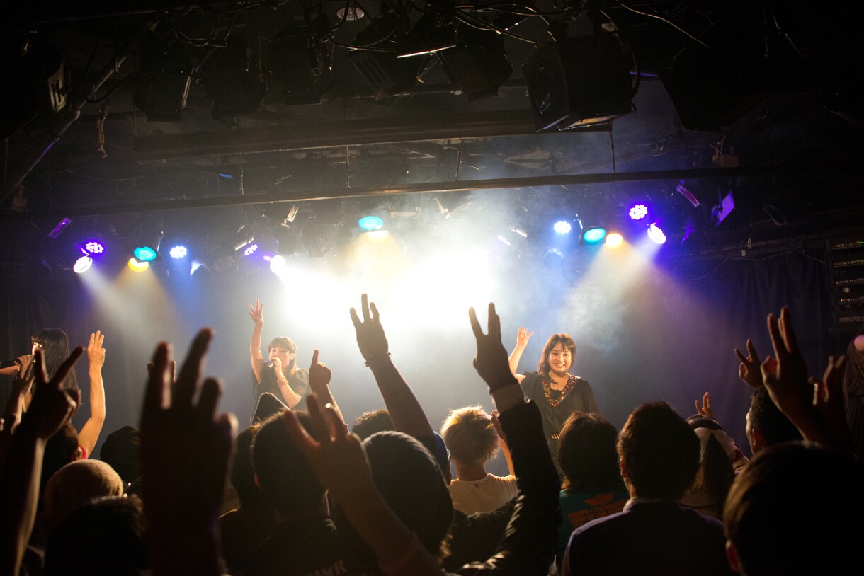 「THE LIVE Part.2」GALETTeのライブの様子。