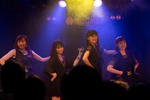 「THE LIVE Part.2」GALETTeのライブの様子。