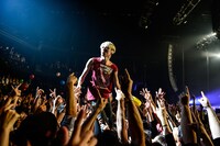 岡本伸明（Syn, Cowbell, Shriek）（Photo by Azusa Takada）