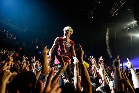 岡本伸明（Syn, Cowbell, Shriek）（Photo by Azusa Takada）