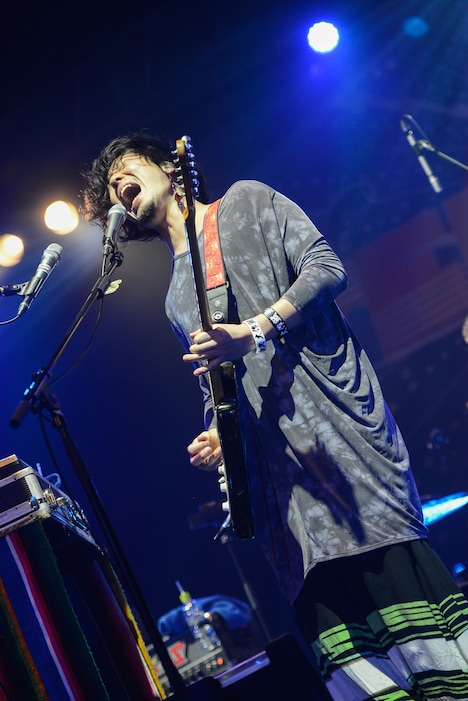 石毛輝（Vo, G, Syn）（Photo by Azusa Takada）