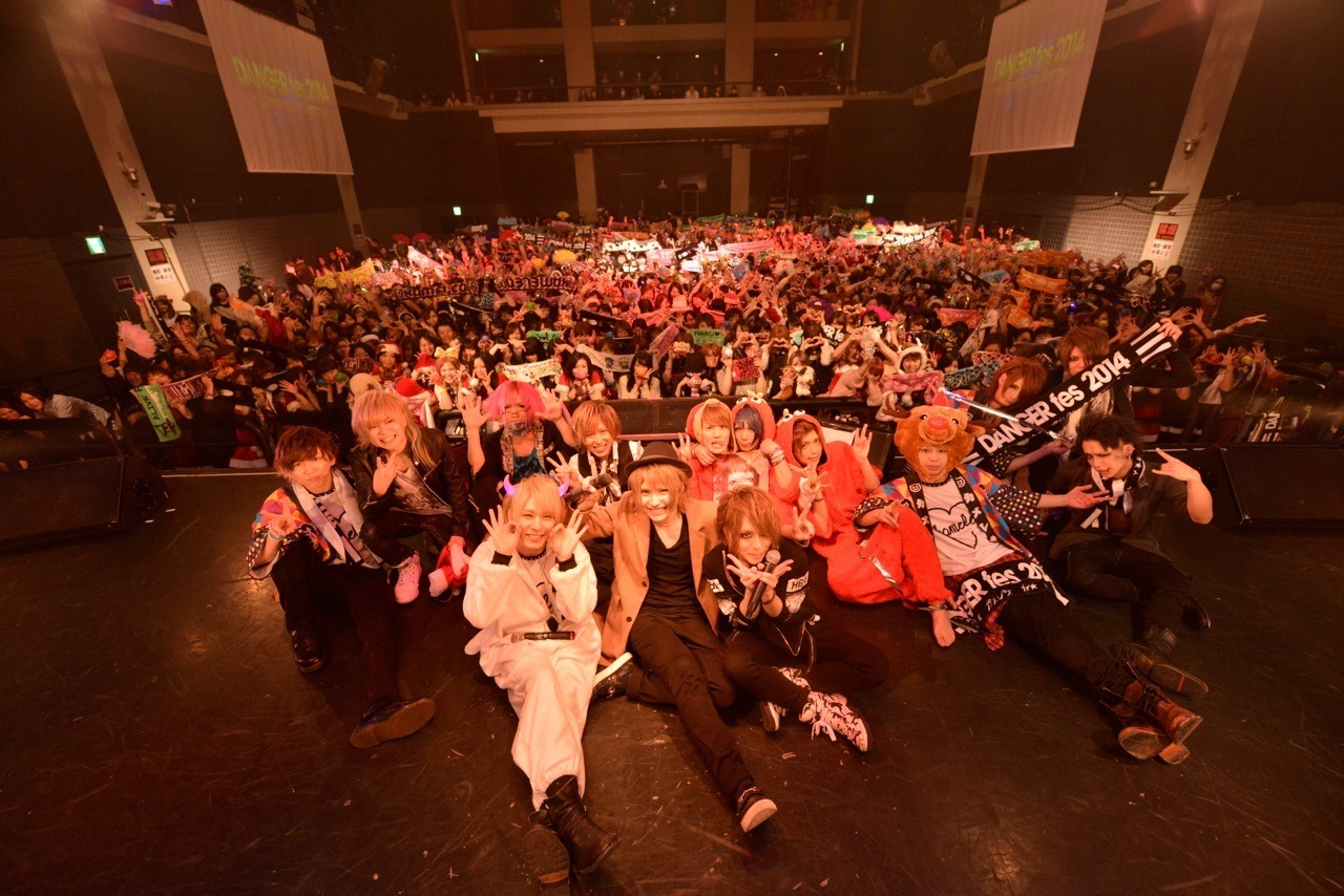 「DANGER fes 2014 -Christmas Party-」の様子。（撮影：江隈麗志）