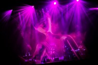 amazarashi LIVE TOUR 2014「夕日信仰ヒガシズム」渋谷公会堂公演の様子。