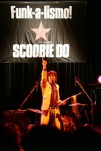 コヤマシュウ（Vo）（撮影：柴田恵理）