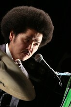 オカモト“MOBY”タクヤ（Dr）（撮影：柴田恵理）