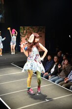 「ブレーメンの音楽隊」の衣装を着た山木彩乃。