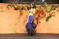 「人魚姫」の衣装を着た由地成美。