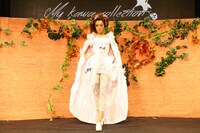 「雪の女王」の衣装を着た一ノ瀬みく。