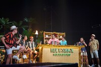 RIP SLYMEとデニスによるトークコーナーの様子。 （撮影：オノツトム）