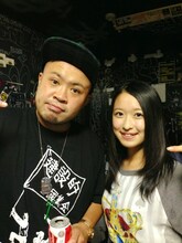 サイプレス上野（左）と中江友梨（右）。