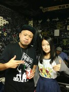 サイプレス上野（左）と中江友梨（右）。