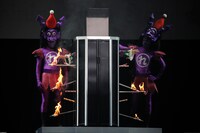 「サンタさん」の曲中で行われたマジックショーの様子。（Photo by HAJIME KAMIIISAKA+Z）