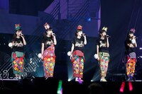 ももいろクローバーZ「ももいろクリスマス2014 さいたまスーパーアリーナ大会～Shining Snow Story～」の様子。（Photo by HAJIME KAMIIISAKA+Z）