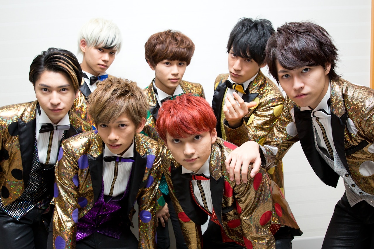 開演前の超特急。 - 超特急、5000人の8号車と3周年祝った国際