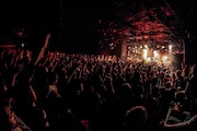 G-FREAK FACTORY「“fact”TOUR 2014」東京・渋谷CLUB QUATTRO公演の様子。(Photo by HayachiN)