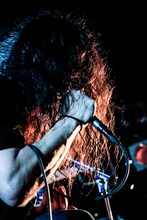 G-FREAK FACTORYの茂木洋晃（Vo）。（Photo by HayachiN）