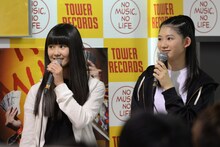 左から田口華、磯野莉音。