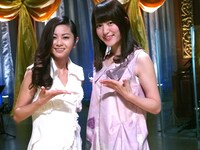 「あたしの音楽」収録時の倉木麻衣（左）と小松未可子（右）。