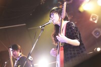 カラスは真っ白 （撮影：ハヤシサトル）