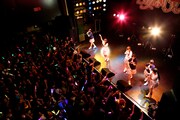 乙女新党ワンマンライブ「ビバ！乙女の大冒険っ!!」アンコールの様子。