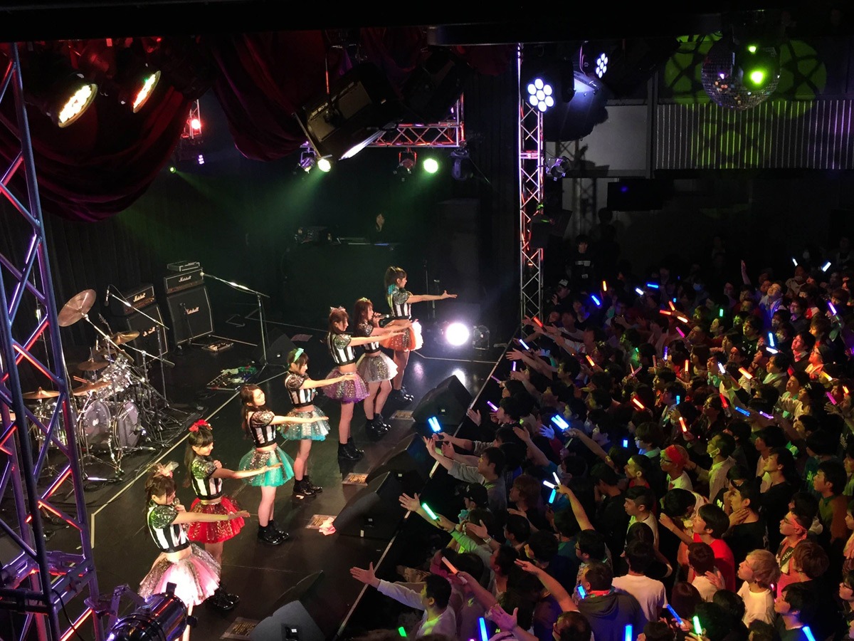 paletワンマンライブ「palet LIVE 2014年末SP!!」の様子。