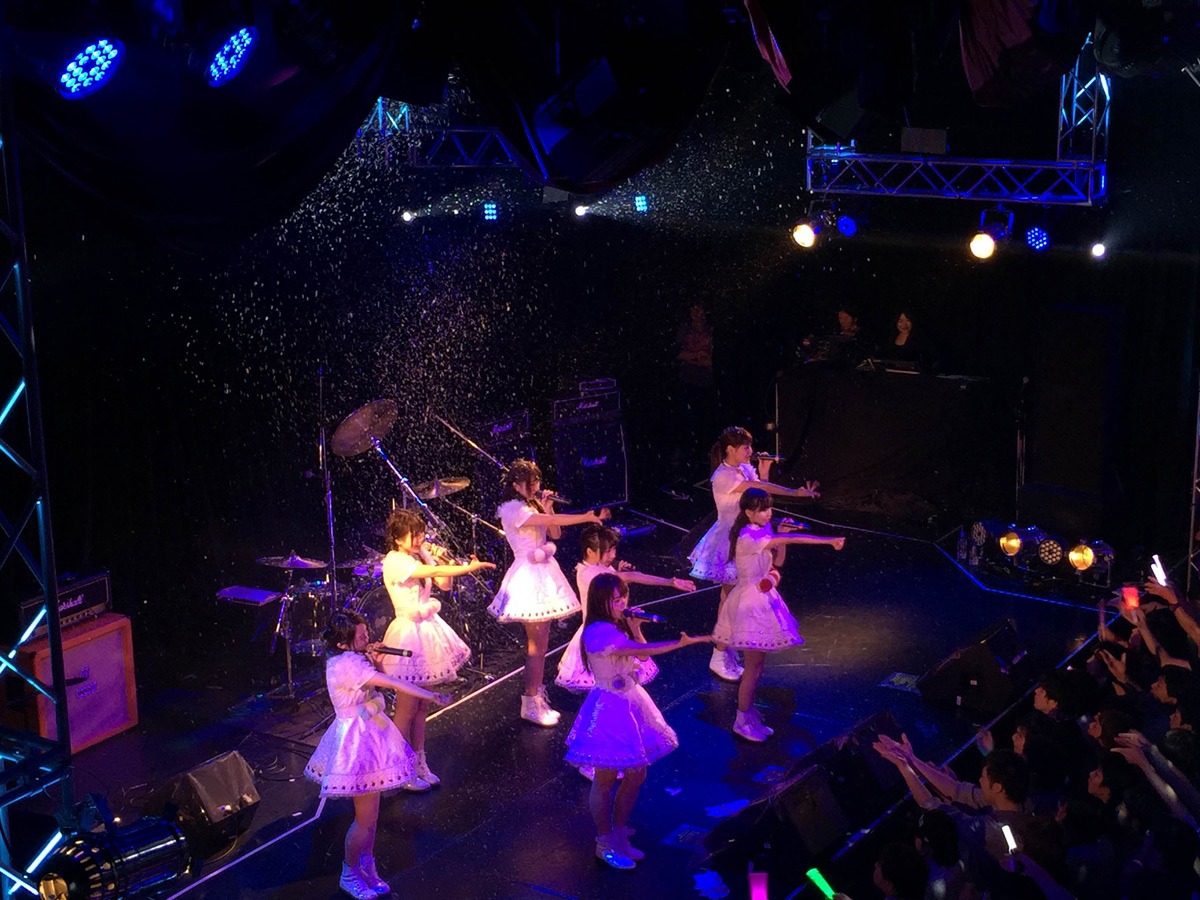 paletワンマンライブ「palet LIVE 2014年末SP!!」の様子。
