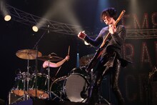 BOOM BOOM SATELLITES「RADIO CRAZY」12月27日公演の様子。