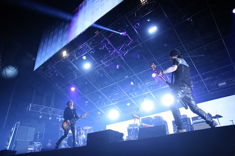 BOOM BOOM SATELLITES「COUNTDOWN JAPAN 14/15」12月28日公演の様子。