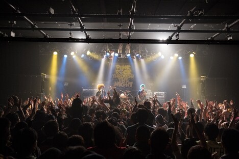 「PUNK ROCK THROUGH THE NIGHT SPECIAL Vol.4」の様子。（Photo by Terumi Fukano）