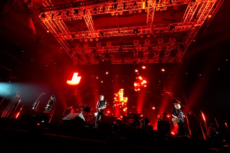 「Closing Night - Keeper Of The Flame Tour 2014 -」東京・日本武道館公演の様子。