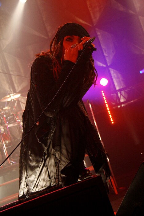 鋲（Vo）（撮影：菅沼剛弘）