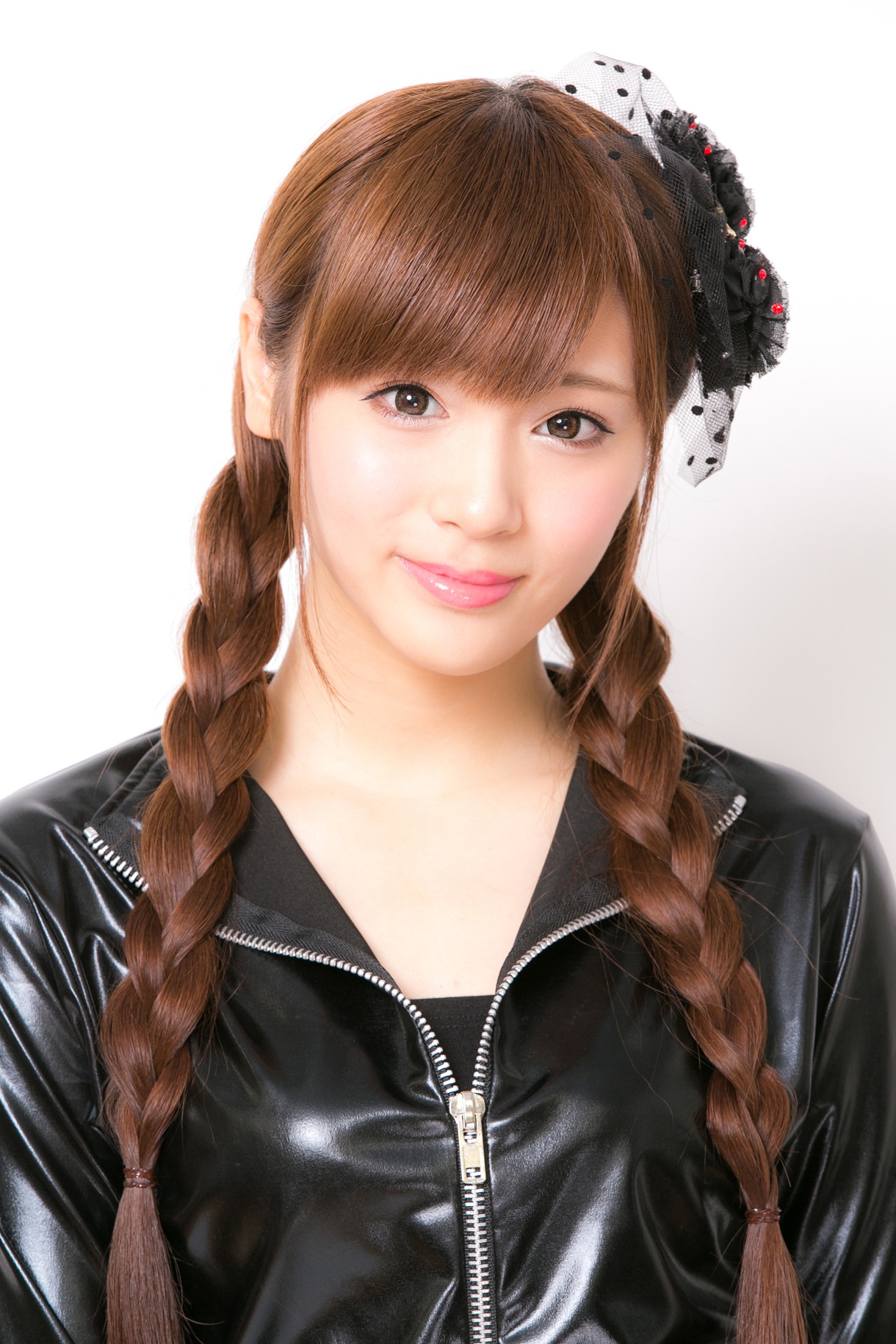 山田朱莉