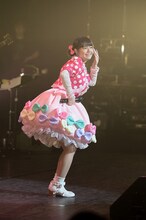 ツアー「Colore Serenata」での竹達彩奈。